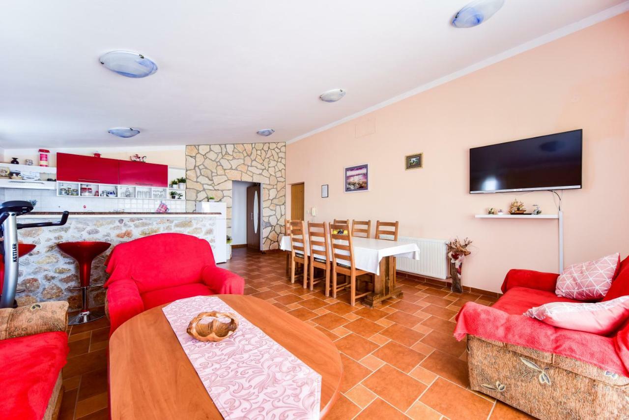 Haus Josipa Bed and Breakfast Maslenica Eksteriør billede