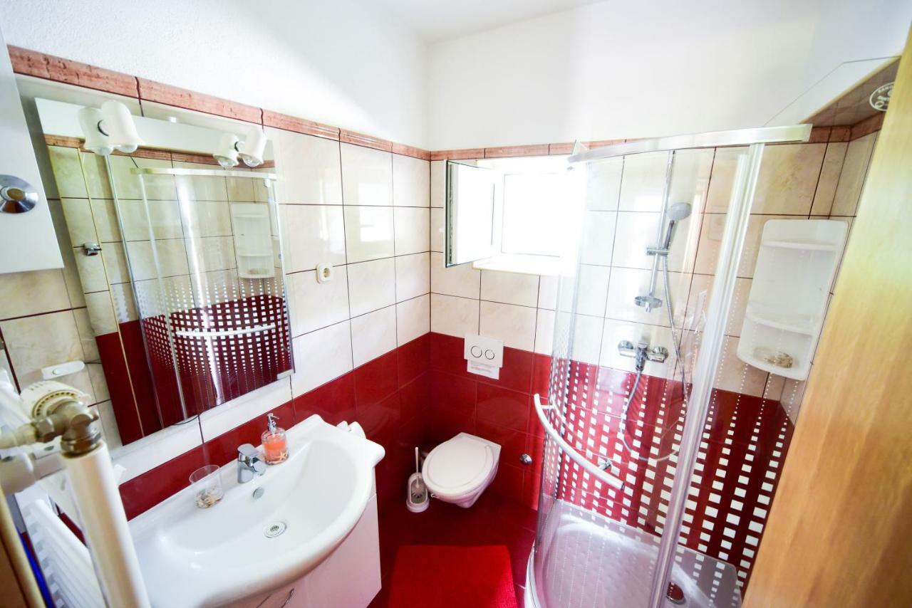 Haus Josipa Bed and Breakfast Maslenica Eksteriør billede